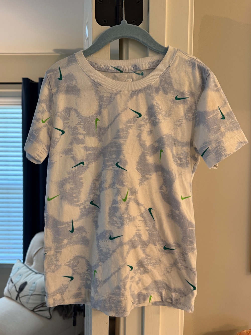 The Nike Tee - Youth Small